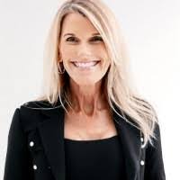 Kristy Lyons's Instagram, Twitter & Facebook