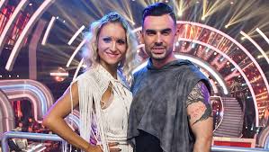 Maybe you would like to learn more about one of these? Dwts Horvath Tamasnak Fel Kellett Adnia A Versenyt 24 Hu