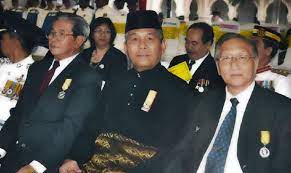 The grand knight of valour (malay: Penerima Pingat Seri Pahlawan Gagah Perkasa Meninggal