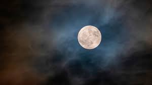 He has fronted local rock bands since 2005, and played alongside signed rock acts such a s halestorm, the used, sebastian bach, 10 years, smile empty soul, and like a storm. Blue Moon Warum Der Mond Im Oktober So Besonders Ist Bayern 1 Radio Br De