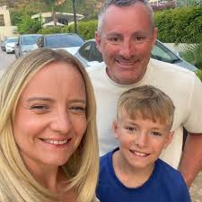 Anyone know where I can donate prom dresses, shoes and tuxedos please?. I  used to have a contact but I've lost her details. Thank you 🙂