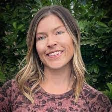 Rachelle Hathaway's Instagram, Twitter & Facebook