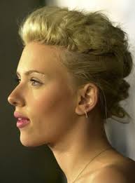 Pulling sleek, straight hair back and getting it to stay can be a challenge without bobby pins. How To Do An Easy Updo For Short Hair Women Hairstyles