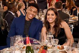 Dating a collegiate volleyball, giannis antetokounmpo's love life with mariah riddlesprigger! Giannis Antetokounmpo Reacts To Girlfriend Saying She Was A Lakers Fan Silver Screen And Roll