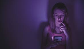 Manda nudes! O que é Revenge Porn e como proteger seu celular – dfndr blog  – PSafe