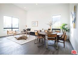 Such home decor is also referred to as a coastal or cottage decor. This La Home Can Give Us All A Lesson In Organic Modern Style
