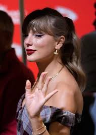 ✨Taylor Swift che mi aiuta a guarire da un trauma da ragazza cattiva con  lentiggini glitter non era sulla mia carta bingo, ma eccoci qui ✨ 🫶🏻 per  capire il mio punto