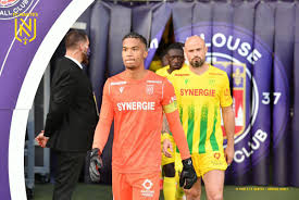 Naunnt), commonly referred to as fc nantes or simply nantes (ipa: Mr7ztnw Zlp5jm