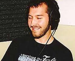 A MONTHLY MUSIC, ARTS AND LITERATURE PUBLICATION OF THE CARRBORO CITIZEN  VOL. 4 + NO. 4 + JANUARY 2011