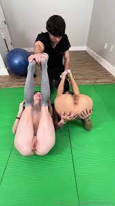 SHROOMS Q & KATIE CAI - STRETCHING - EPORNER