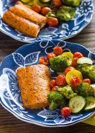 Easy One Pan Baked Salmon With Veggies Baked Salmon Healthy Recipes Salmon Recipes