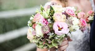 Create your own bridal bouquet with premium artificial flowers for your upcoming vintage glam wedding. 11 Tips And Tricks For The Perfect Diy Bouquet On Your Big Day