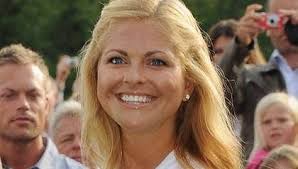 Här är tjejgänget som kommer leda möhippan