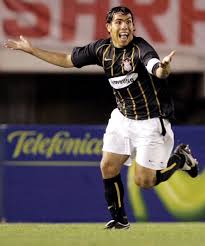 Corinthians, tevez'i kadrosuna katmak için manchester city'e 40 milyon euro sözleşme fesih bedeli i̇spanya ve i̇talya'dan istediği teklifleri alamayan tevez'in de, corinthians'ta oynamaya sıcak baktığı. Tevez 9ine Tevez Corinthians Sport Club Corinthians Futebol Brasileiro