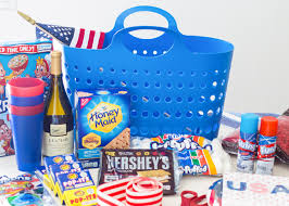 Don't feel limited to gifts only in red, white and blue, either. 4th Of July Gift Bag Ideas