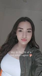 nothing like a free stairmaster in the middle of the day 😅, •, •, •, •, •,  #realestateagent #realestatelife #realestateagentlife #realtor #realtorlife  #realtorlifestyle #realtorsoffacebook ...