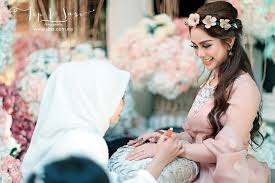 So this time i just made a random videos taken by my friends during my big day! Malam Berinai Tu Perlu Ke Membazir Je Lah Kan Social Light Sbxs Filmvchine I Do Wedding Card Cheezy Freezy Photobooth