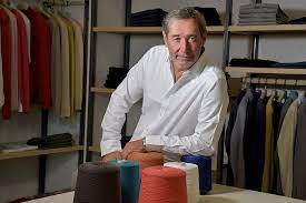 Magazzino e showroom maglieria in cashmere.toni caldi e neutri forme semplici e lineari diventano contenitore di maglie morbide; Ø«ÙˆØ±Ø© Ù…Ù†Ø·Ù‚Ø© Ø³ÙˆÙ‚ Sciarpe Uomo Blumelange Aureliedufour Com
