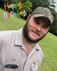 It's the boss man's Birthday today! Happy Birthday Kyle! If you happen to  see him today wish him a Happy Birthday! 🎂🎉🎈