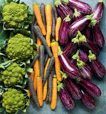 Carottes Jaunes Et Rouges Aubergines Tigrees Chou Romanesco Panais Topinambours Salsifis Tous Ces Legumes Oubli Vegetables Fruits And Vegetables Veggies