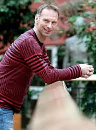 Rozhodli jsme se takto s manželkou po vzájemné dohodě, přiznal legendární brankář redaktorům aha! Dominik Hasek Mrtvy Muz Prichazi Hospodarske Noviny Hn Cz