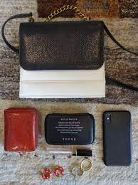 おしゃれな人はバッグもスマート 愛用バッグ 中身を抜き打ち調査 バッグ エポイ 女性 財布