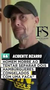 Um homem se esfaqueou quando tentava separar dois hambúrgueres congelados  com uma faca. Barry Griffiths, que tinha 57 anos, acabou morrendo quando  enfiou a lâmina no abdômen num acidente bizarro, ...