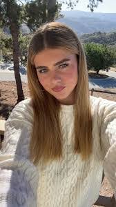 Emma Rohr's Instagram, Twitter & Facebook