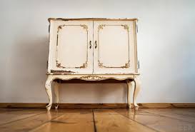 Definition of commode noun from the oxford advanced learner's dictionary. What Is The Difference Between A Toilet And A Commode