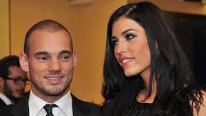 Na era de cristiano ronaldo e leo messi, poucos foram os jogadores que se intrometeram na luta pelo prémio de melhor jogador do mundo. Yolanthe Sneijder Cabau Van Kasbergen Vrouw Van Wesley Sneijder Spelersvrouw Nl