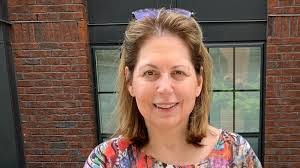 Lori Abrams's Instagram, Twitter & Facebook