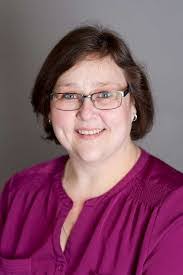 Amanda Lansdell's Instagram, Twitter & Facebook