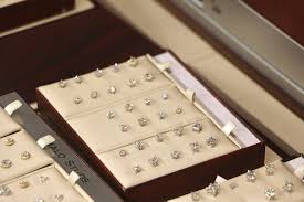Diamonds direct charleston our charleston showroom is actually located in the beautiful mount pleasant towne centre on highway 17 north. Fine Jewelry Shopping For The 20 Something With Diamonds Direct Southern Belle In Training