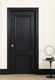Consigli Degli Esperti Come Scegliere Dipingere Come Un Professionista In 2020 Door Design Interior Black Interior Doors Wood Doors Interior