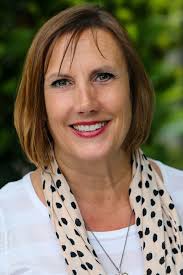 LaRae Mardesic Bechmann, Real Estate Agent