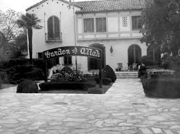 The Front Of The Garden Of Allah Hotel Which Looked Out Onto Sunset Boulevard Showing How Extensive Th Garden Of Allah Spanish Exterior Los Angeles Hollywood