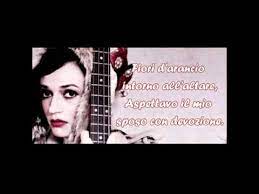 L'abitudine di tornare, testo e video ufficiale della nuova canzone di carmen consoli che anticipa il tour e il nuovo album in uscita il 20 gennaio 2015. Testo Di Fiori D Arancio Carmen Consoli Youtube