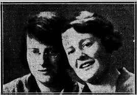 Hope Wallis's Instagram, Twitter & Facebook