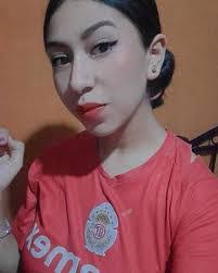 Lizbeth Ovando's Instagram, Twitter & Facebook