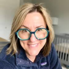 Jennifer Kolar's Instagram, Twitter & Facebook