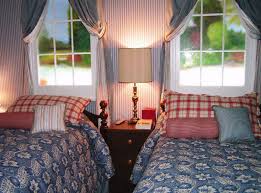 falsh windows في الداخل خيارات لتصميم واستخدام النافذة الخاطئة نوافذ فالش في الداخل الزبيب الساطع للمنزل