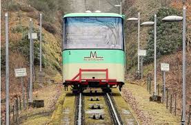 Diese seilbahn linie beginnt bei degerloch und endet bei marienplatz. Merkurbergbahn Baden Baden Mehr Sicherheit Fur Seilbahnen Baden Wurttemberg Stuttgarter Nachrichten