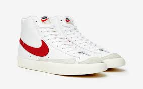 Built with retro herringbone outsole, these nike blazers stick to the ground like back in the days on the hardwood. Nike Blazer Mid 77 Worn Brick Scheduled For Release Next Week House Of Heat