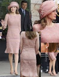 Princess Letizia Of Spain Chose A Radiant Rose Pink Chiffon Pleated Dress From Fv With Pablo Mayaya Cloche Hat With Net V Fashion Royal Fashion Queen Letizia