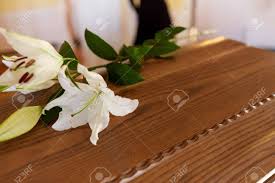 It was rumoured the coffin weighed 50 stone, which is 14x50pounds or 700lbs. Funeral Costs Increase By As Much As 25 Because Of Ppe Expenses