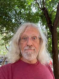 I am 70 years old this morning! Tengo 70 añitos esta mañana!