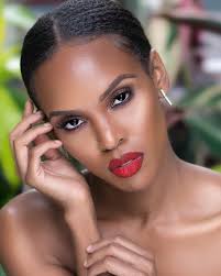 Black And Red Lipstick Janayflowers On Ig Redlip On Black Woman Red Lips On Brown Skin Red Lip Stick Makeup For Black Women Womens Makeup Lashes