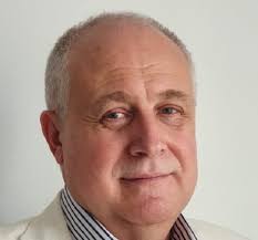 El doctor Luis Drago nominado como emprendedor del año por la Clínica de la  Visión