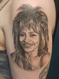 Kimberlee Cartwright's Instagram, Twitter & Facebook