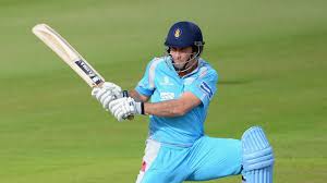 Derbyshire captain Wayne Madsen agrees new long-term contract